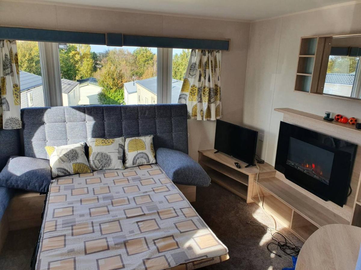 Escape City Caravan Lytchett Minster Exterior photo