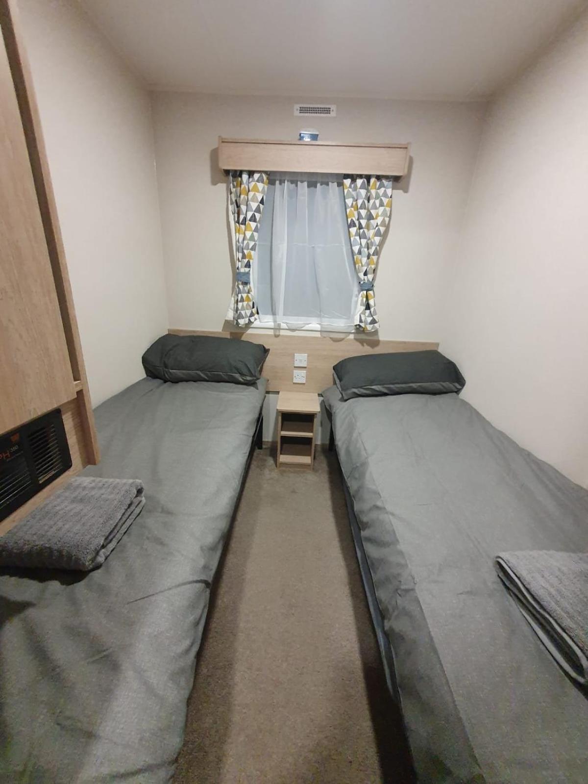Escape City Caravan Lytchett Minster Exterior photo