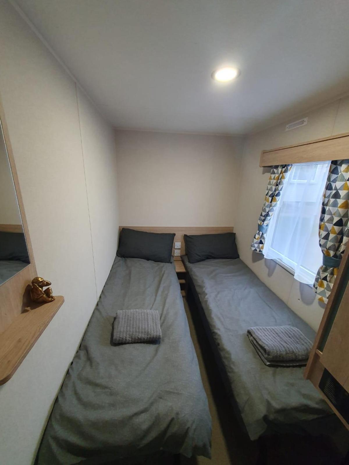Escape City Caravan Lytchett Minster Exterior photo